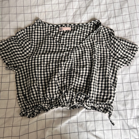💫black gingham
💫never worn but it was a hand me down
💫great quality - Picture 1 of 2